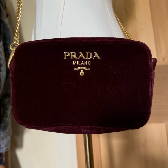 Prada Velluto with chain handbag Milano in Maroon Dark Red Velvet - Picture 4 of 7